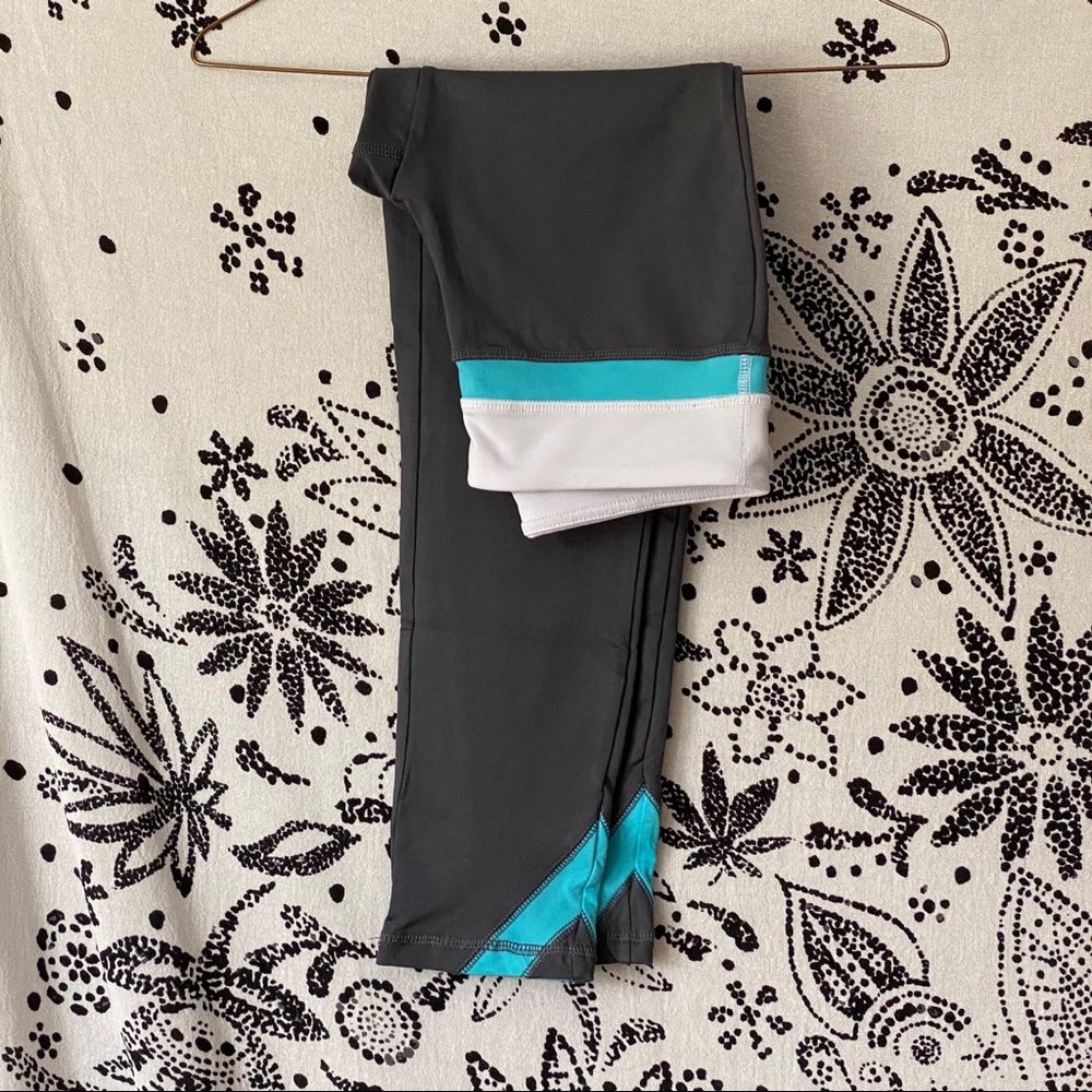 Forever 21 athletic colorblock capri leggings